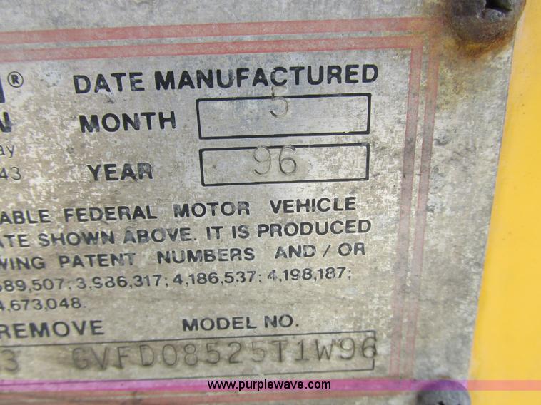 image for item K2106 1996 GMC TopKick box truck