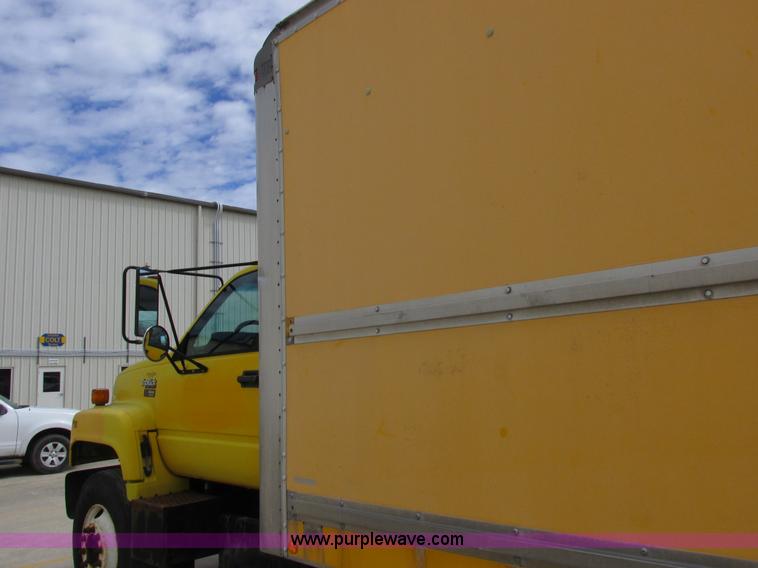 image for item K2106 1996 GMC TopKick box truck