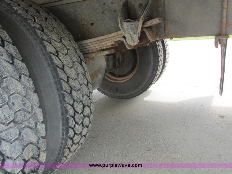 image for item K2106 1996 GMC TopKick box truck