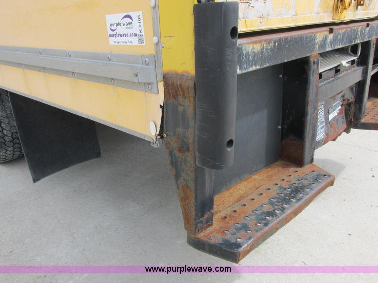 image for item K2106 1996 GMC TopKick box truck