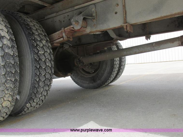 image for item K2106 1996 GMC TopKick box truck