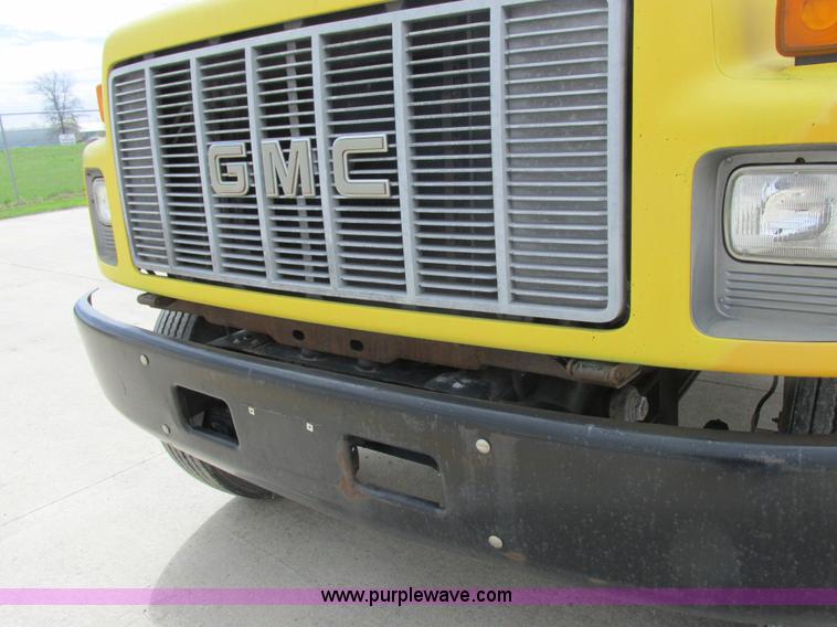 image for item K2106 1996 GMC TopKick box truck