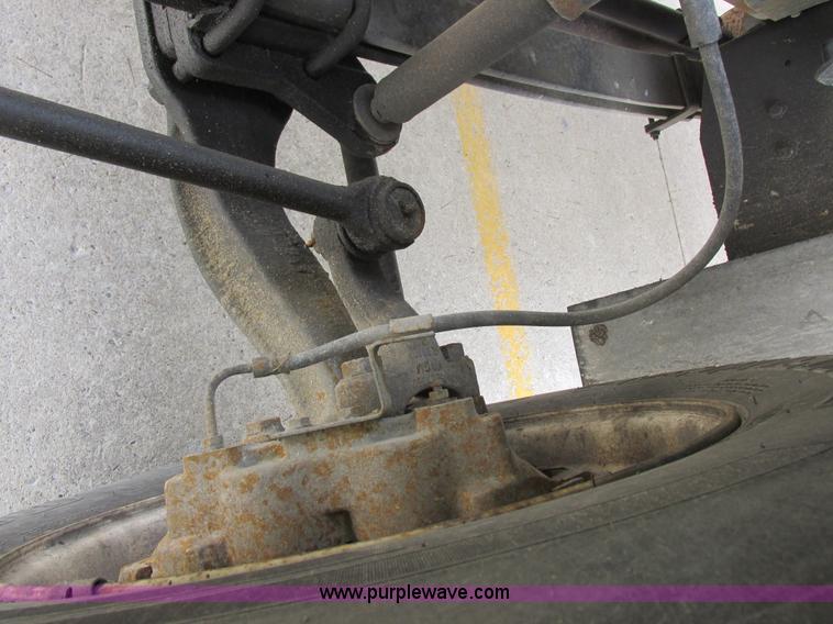 image for item K2106 1996 GMC TopKick box truck