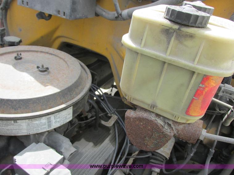 image for item K2106 1996 GMC TopKick box truck