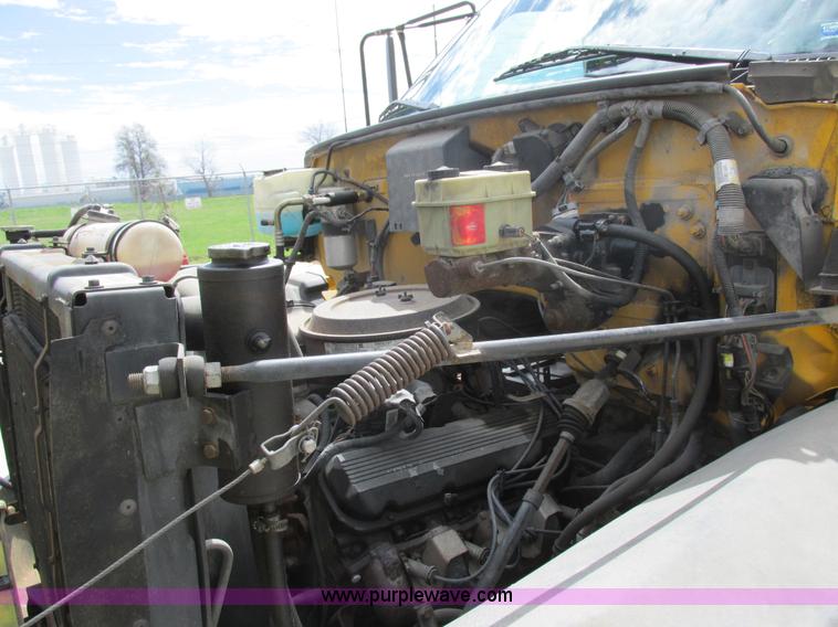 image for item K2106 1996 GMC TopKick box truck