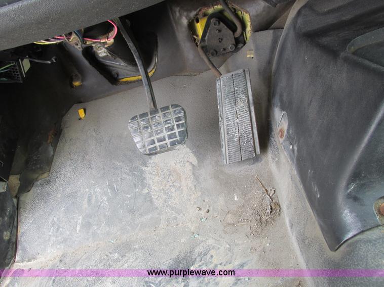 image for item K2106 1996 GMC TopKick box truck