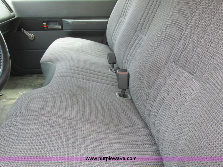 image for item K2106 1996 GMC TopKick box truck