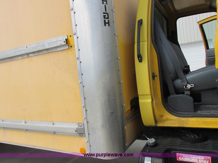 image for item K2106 1996 GMC TopKick box truck