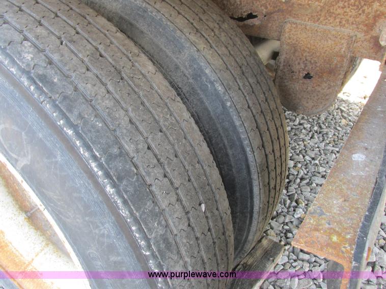 image for item K2112 1995 Trailmobile dry van trailer