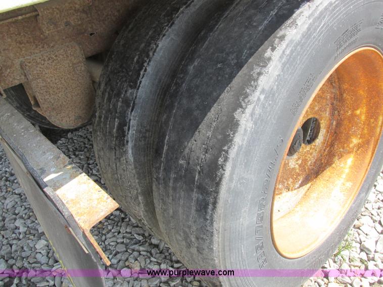 image for item K2112 1995 Trailmobile dry van trailer