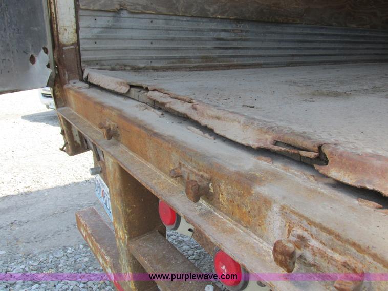 image for item K2112 1995 Trailmobile dry van trailer