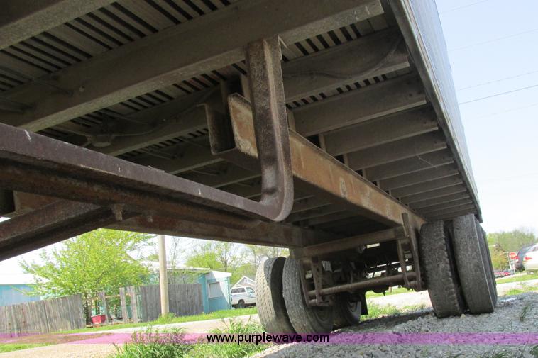 image for item K2113 1963 Fruehauf dry van trailer