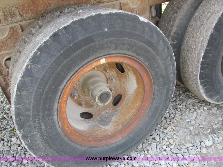 image for item K2113 1963 Fruehauf dry van trailer