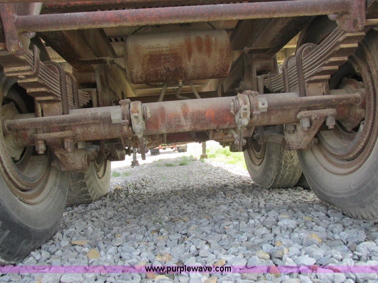 image for item K2113 1963 Fruehauf dry van trailer