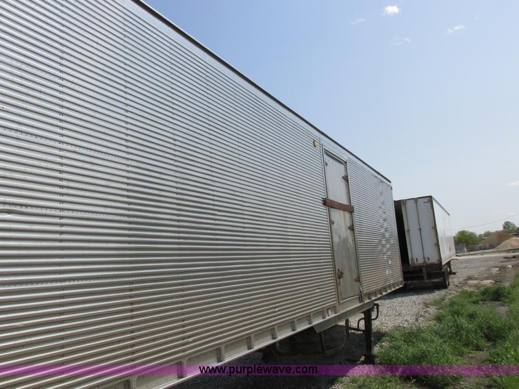 image for item K2113 1963 Fruehauf dry van trailer