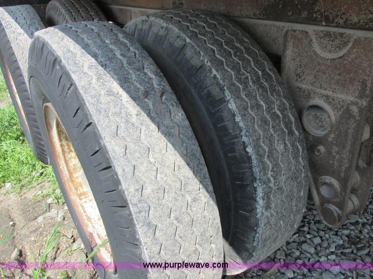 image for item K2113 1963 Fruehauf dry van trailer