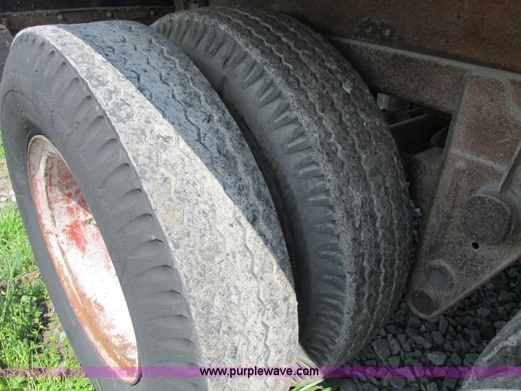 image for item K2113 1963 Fruehauf dry van trailer