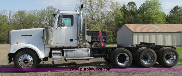 image for item K5022 1997 Western Star 4964EX semi truck