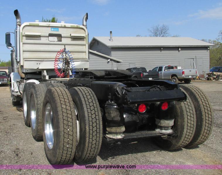 image for item K5022 1997 Western Star 4964EX semi truck