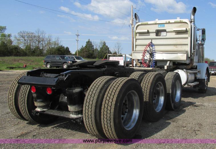 image for item K5022 1997 Western Star 4964EX semi truck
