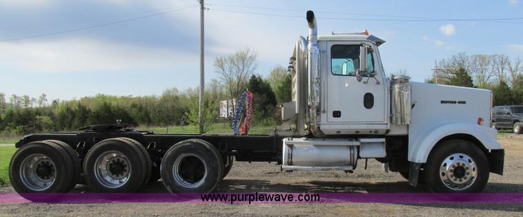 image for item K5022 1997 Western Star 4964EX semi truck