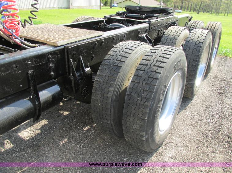 image for item K5022 1997 Western Star 4964EX semi truck