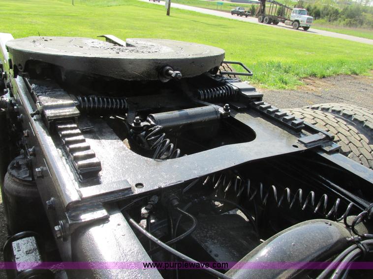 image for item K5022 1997 Western Star 4964EX semi truck