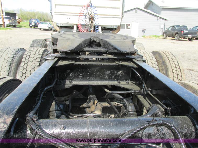 image for item K5022 1997 Western Star 4964EX semi truck