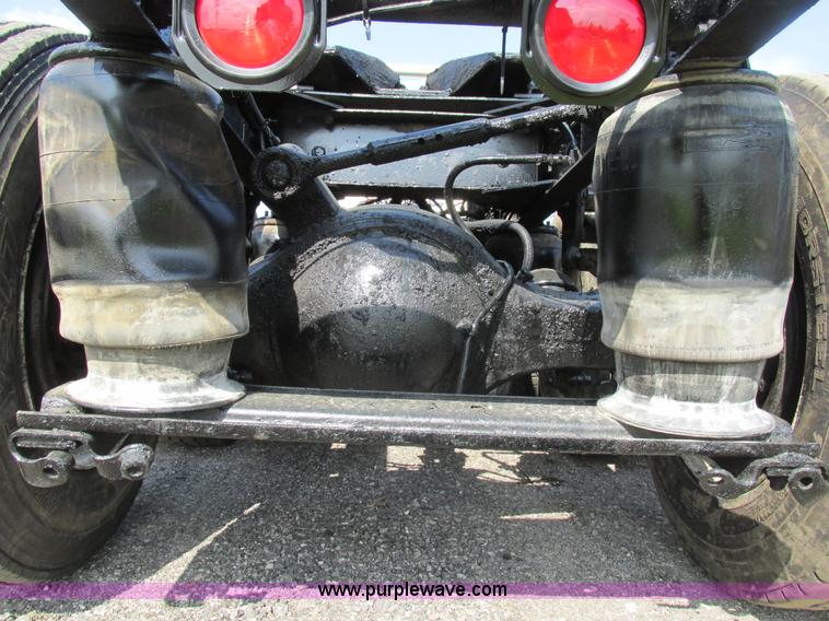 image for item K5022 1997 Western Star 4964EX semi truck