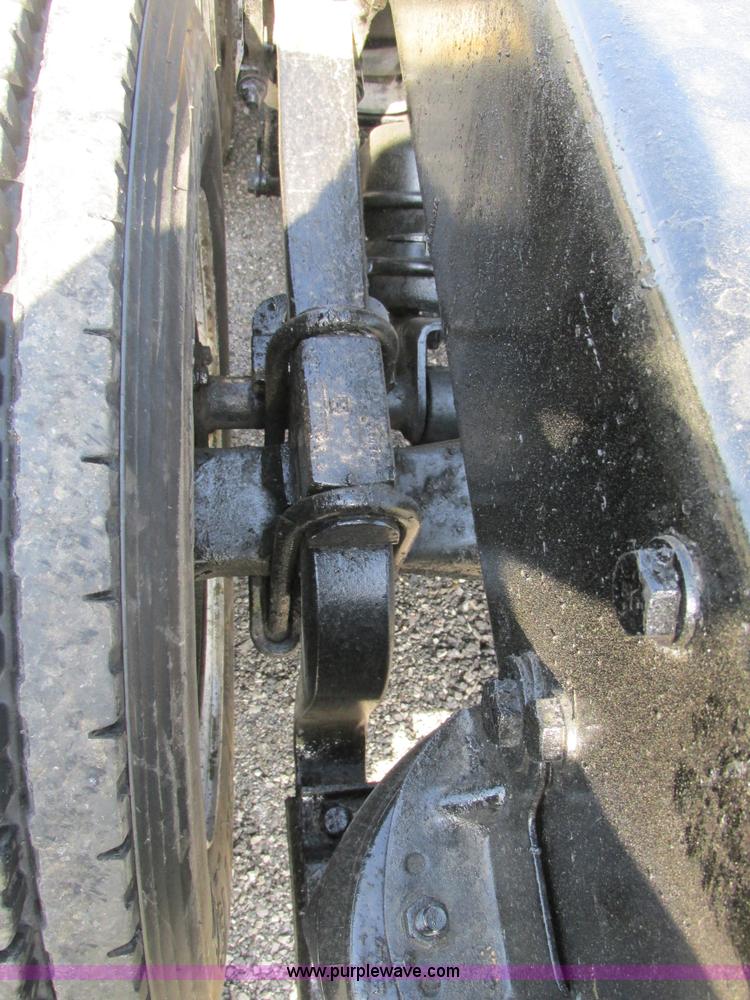 image for item K5022 1997 Western Star 4964EX semi truck