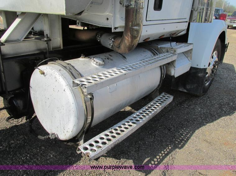 image for item K5022 1997 Western Star 4964EX semi truck
