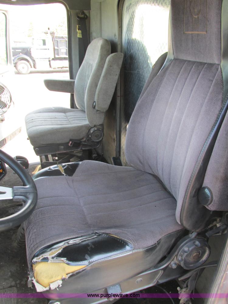 image for item K5022 1997 Western Star 4964EX semi truck