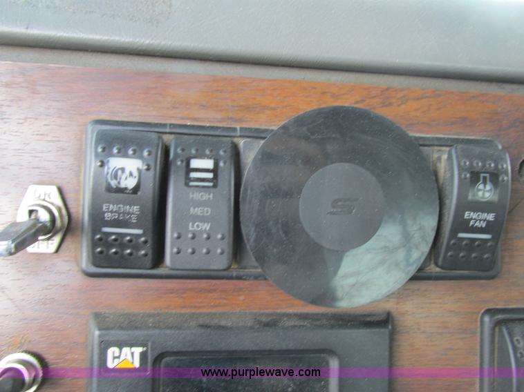 image for item K5022 1997 Western Star 4964EX semi truck