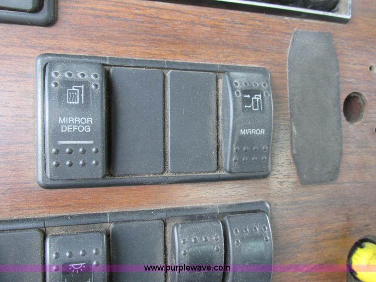 image for item K5022 1997 Western Star 4964EX semi truck