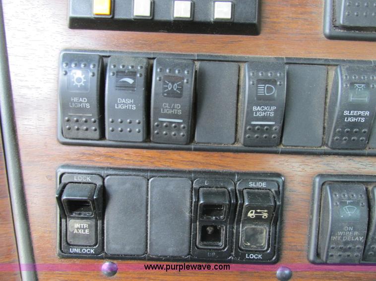 image for item K5022 1997 Western Star 4964EX semi truck