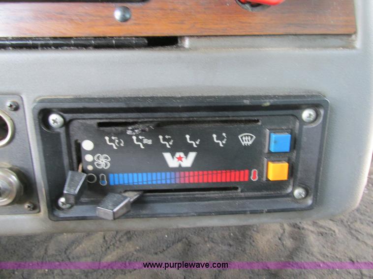 image for item K5022 1997 Western Star 4964EX semi truck