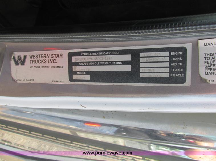 image for item K5022 1997 Western Star 4964EX semi truck