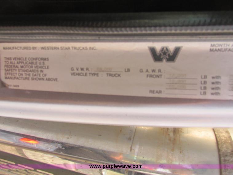 image for item K5022 1997 Western Star 4964EX semi truck