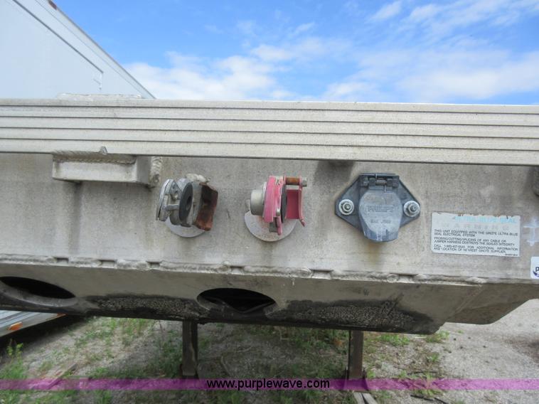 image for item AC9250 1993 Reinke flatbed trailer