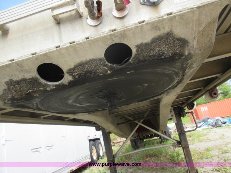 image for item AC9250 1993 Reinke flatbed trailer