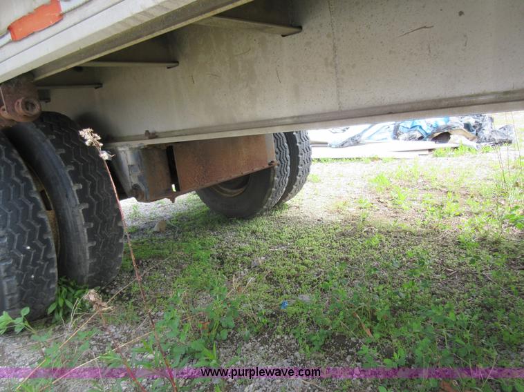image for item AC9250 1993 Reinke flatbed trailer