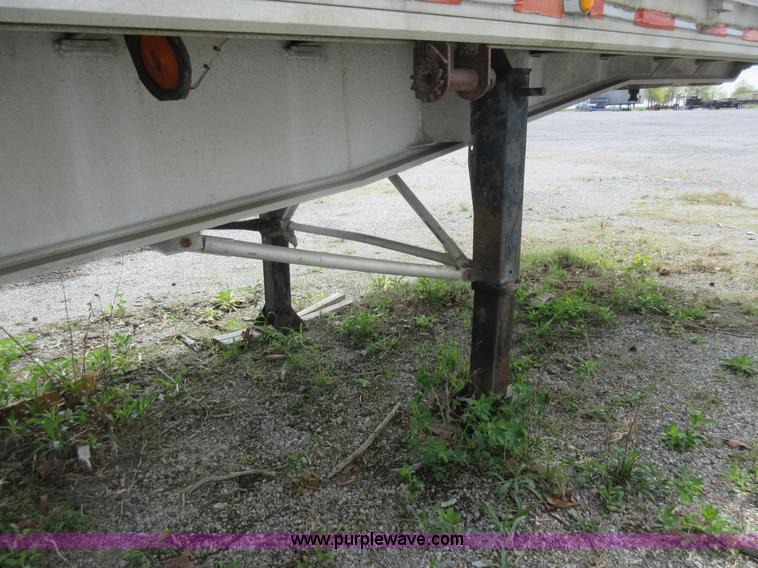 image for item AC9250 1993 Reinke flatbed trailer