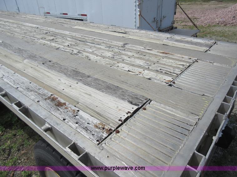 image for item AC9250 1993 Reinke flatbed trailer