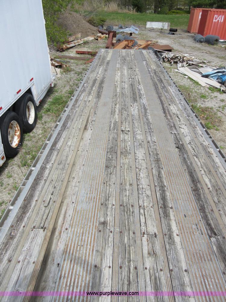 image for item AC9250 1993 Reinke flatbed trailer