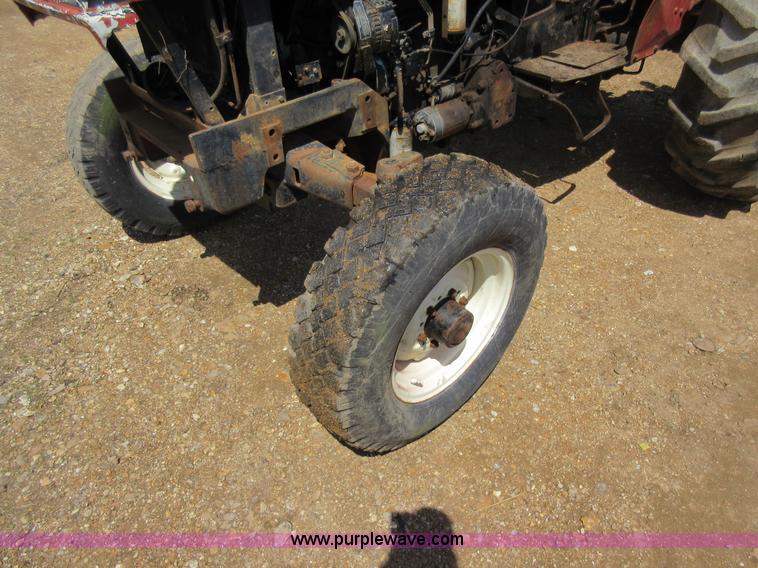 image for item AY9390 Case IH 485 tractor