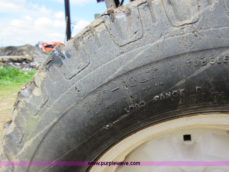 image for item AY9390 Case IH 485 tractor