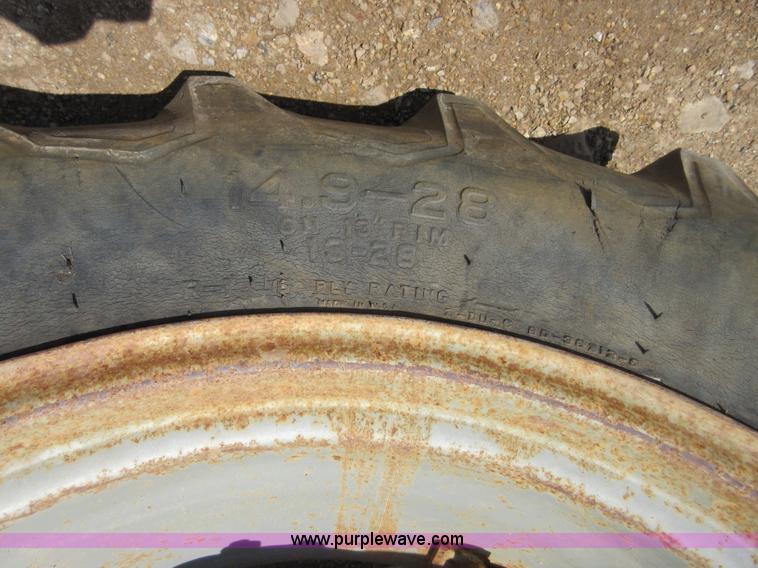 image for item AY9390 Case IH 485 tractor