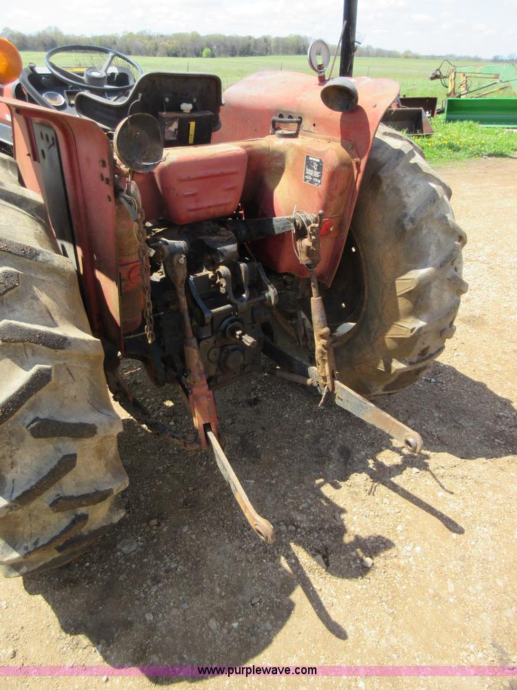 image for item AY9390 Case IH 485 tractor