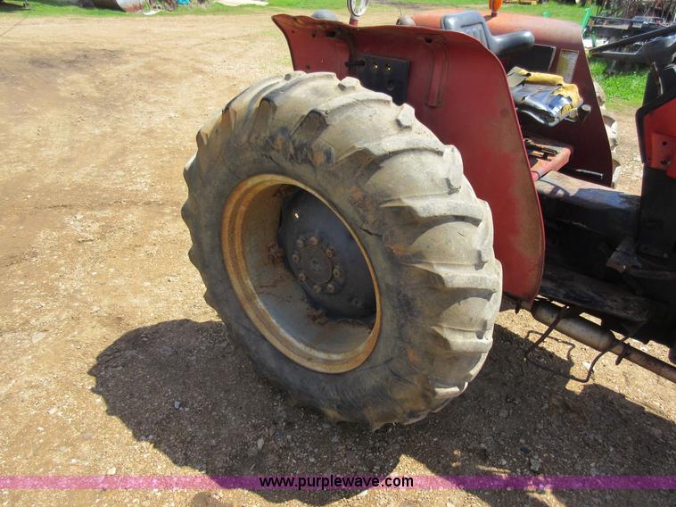 image for item AY9390 Case IH 485 tractor