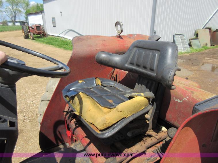 image for item AY9390 Case IH 485 tractor